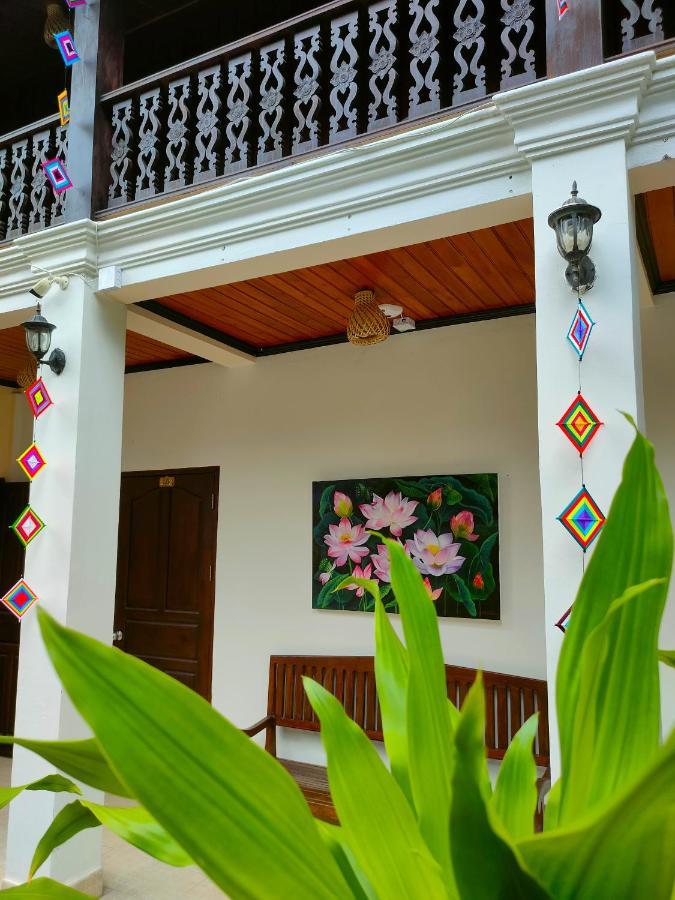 Lotus Corner - Heritage B&B Luang Prabang Bagian luar foto